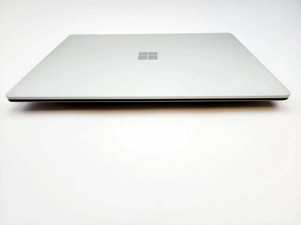 Poor Microsoft Surface Laptop 1769 13.5" i5 7th Touchscreen 8GB 256GB SSD Silver - Image 4 of 4