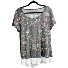 Studio B by Bobeau Size Large Blouse Short Sleeve Gray Floral White Ruffle Trim