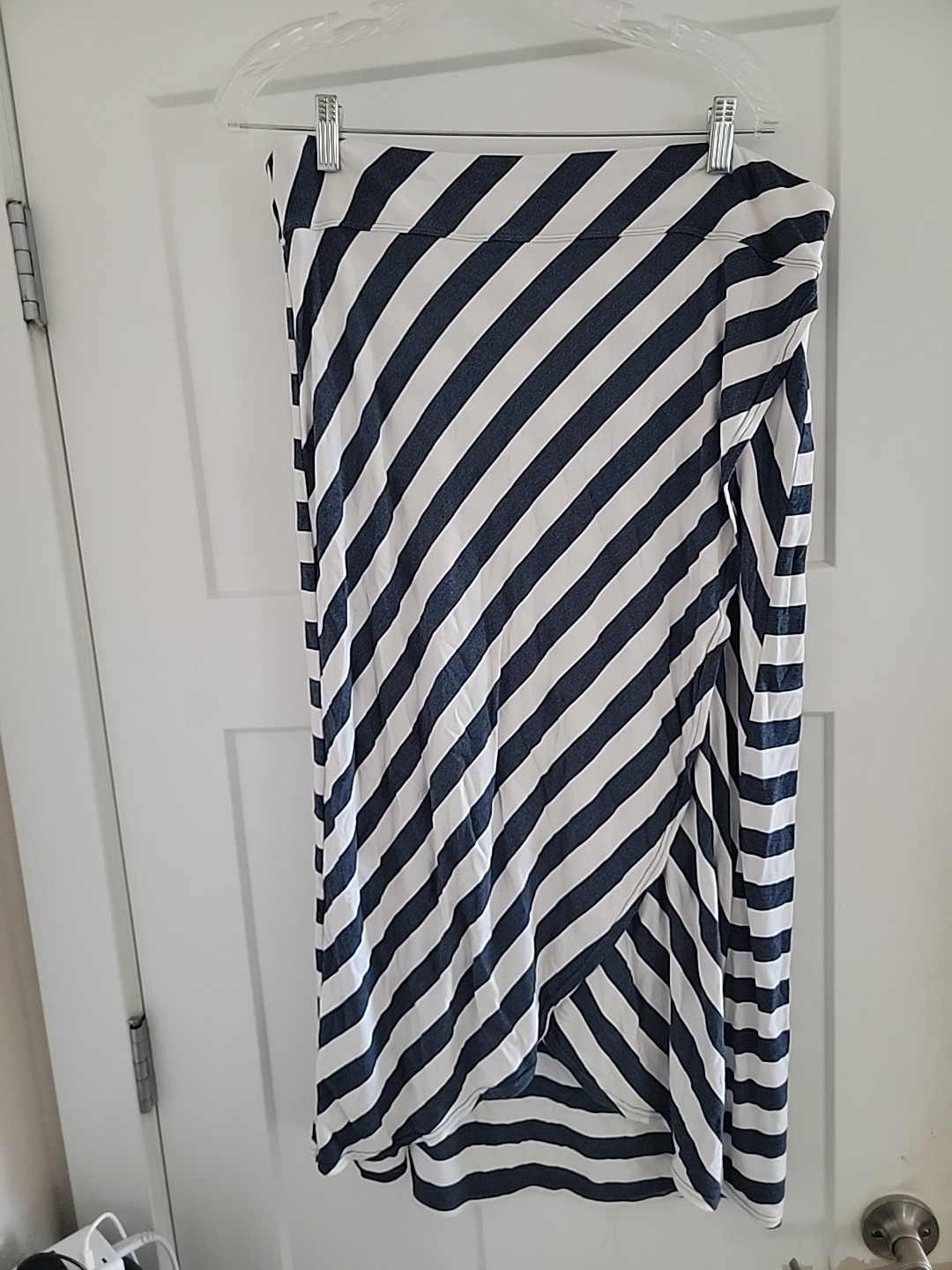 Athleta Skirt Midi Tulip Blue White Striped Pull On Stretch Women's Size XL