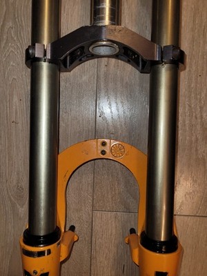 VINTAGE MANITOU X-VERT T DUAL CROWN FORK 26