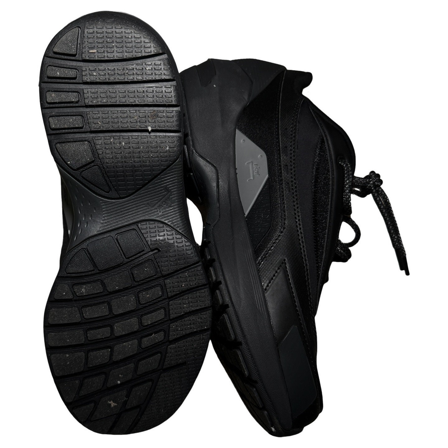 A Cold Wall - image 3