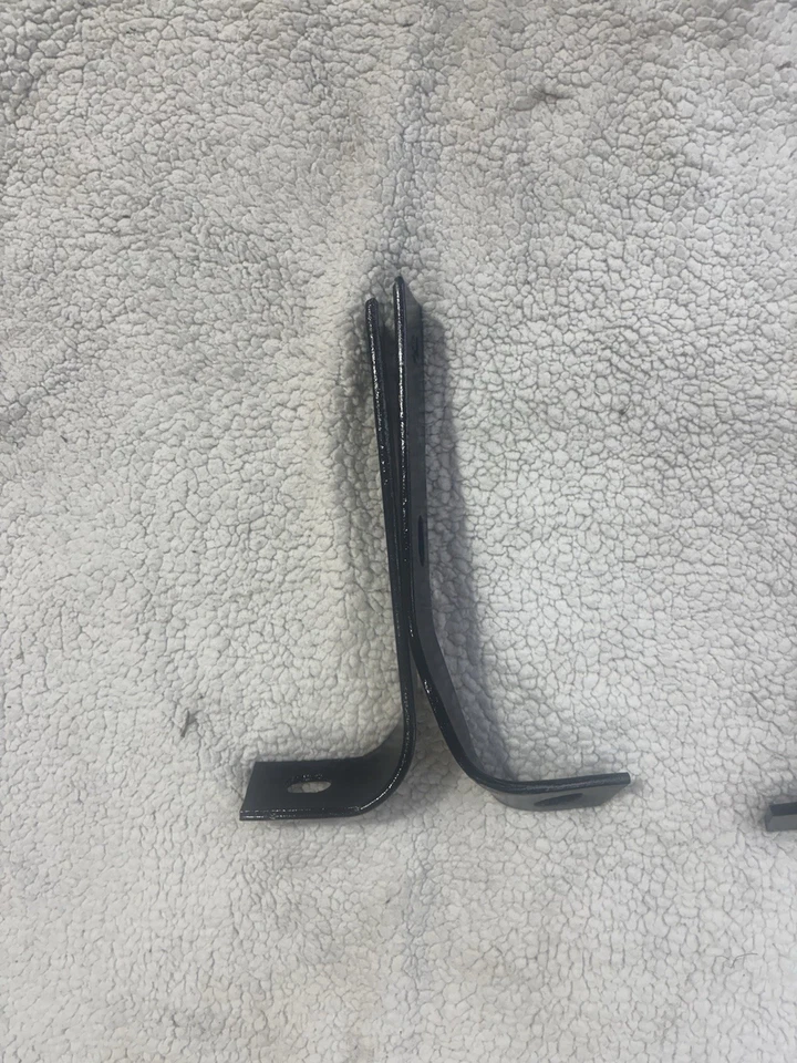 Suportes de para-choque traseiro Ford Falcon 1960–1963 - Imagem 4 de 4