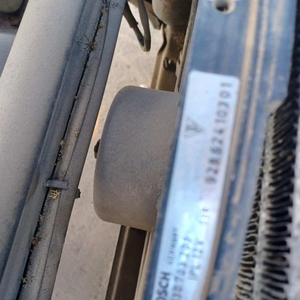 Porsche 928 1983 condensador de aire acondicionado usado Foto 3 de 4