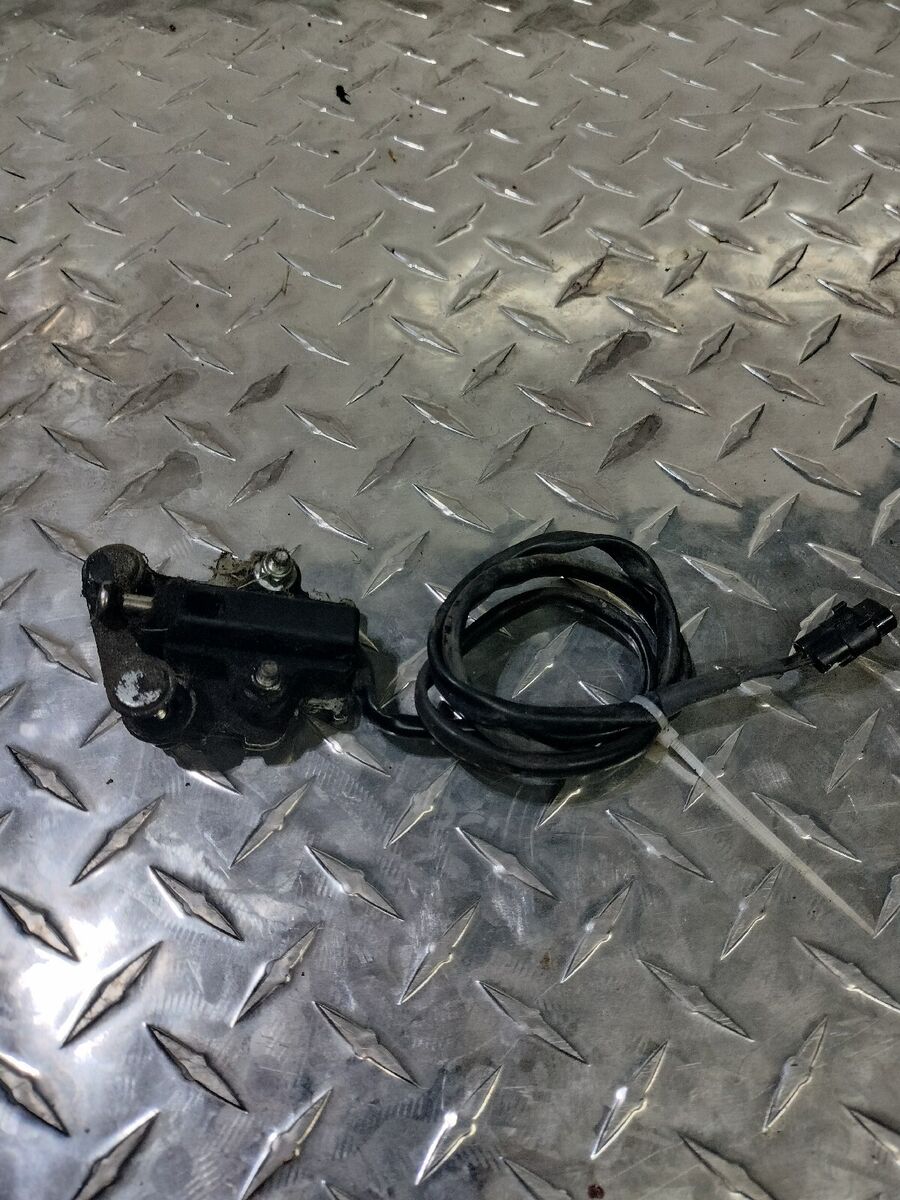 2008-2016 YAMAHA YZF R6 OEM KICKSTAND SIDE KICK STAND SAFTEY 2008-2016 YAMAHA YZF R6 OEM KICKSTAND SIDE KICK STAND SAFTEY