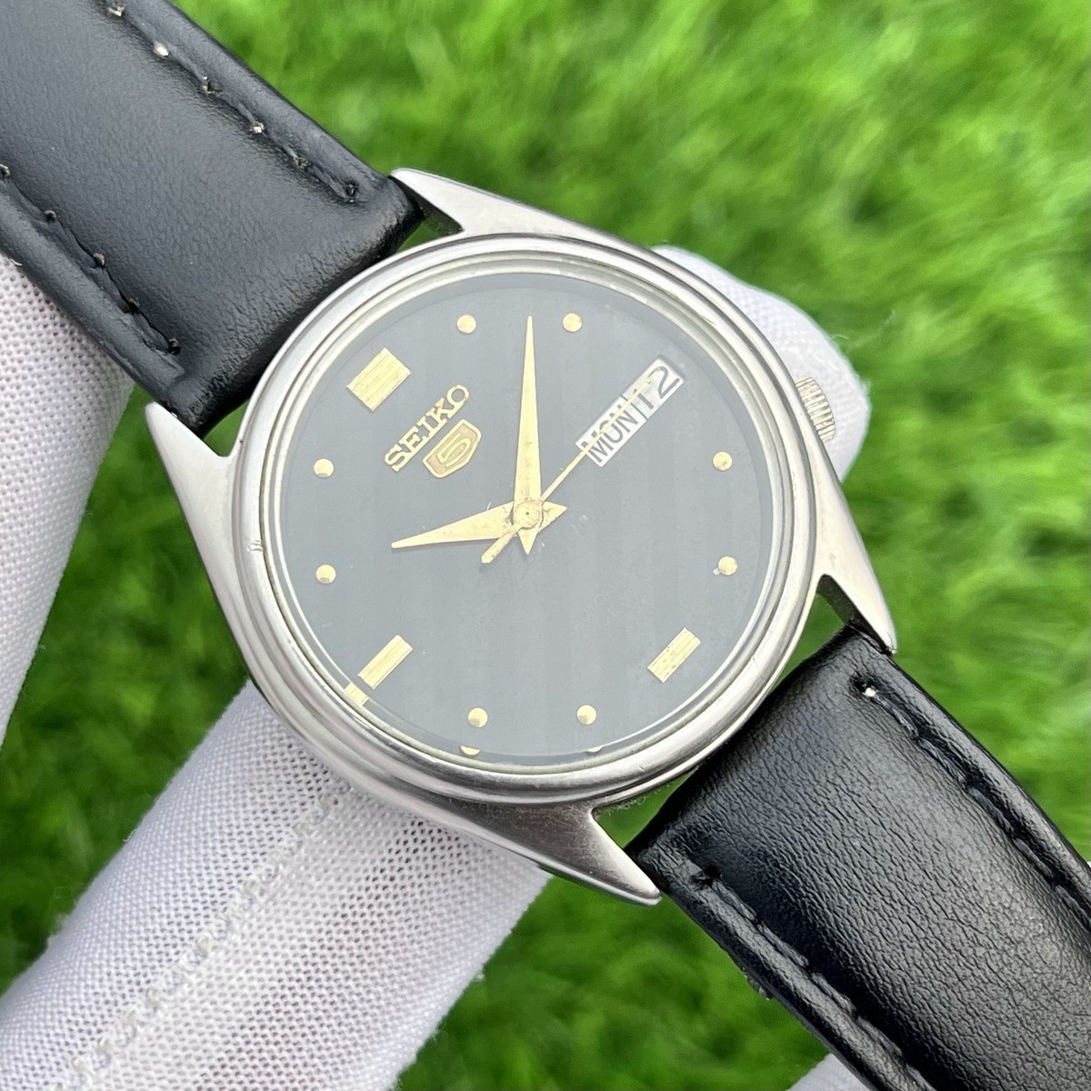 Vintage Seiko 5 Pattern Dial Automatic Japan Made Men's Watch 7009