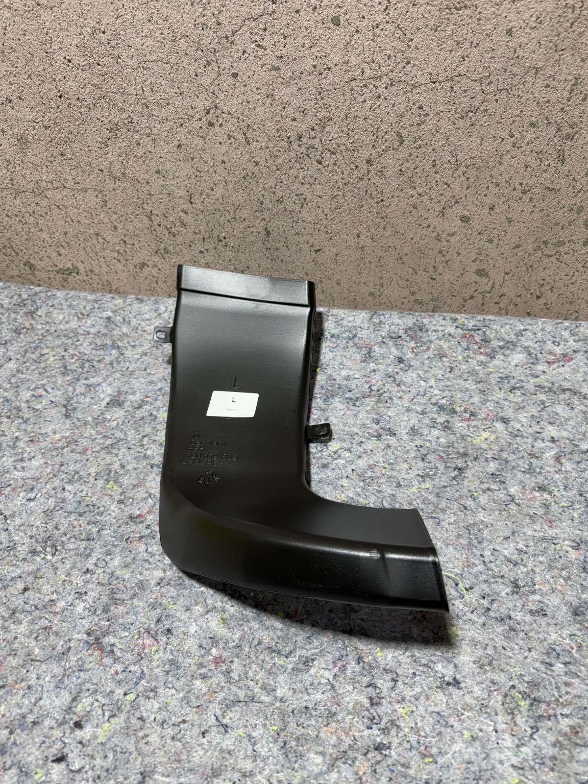 Bentley Continental GT 2011 Left Lower Air duct P/N 3D0819805