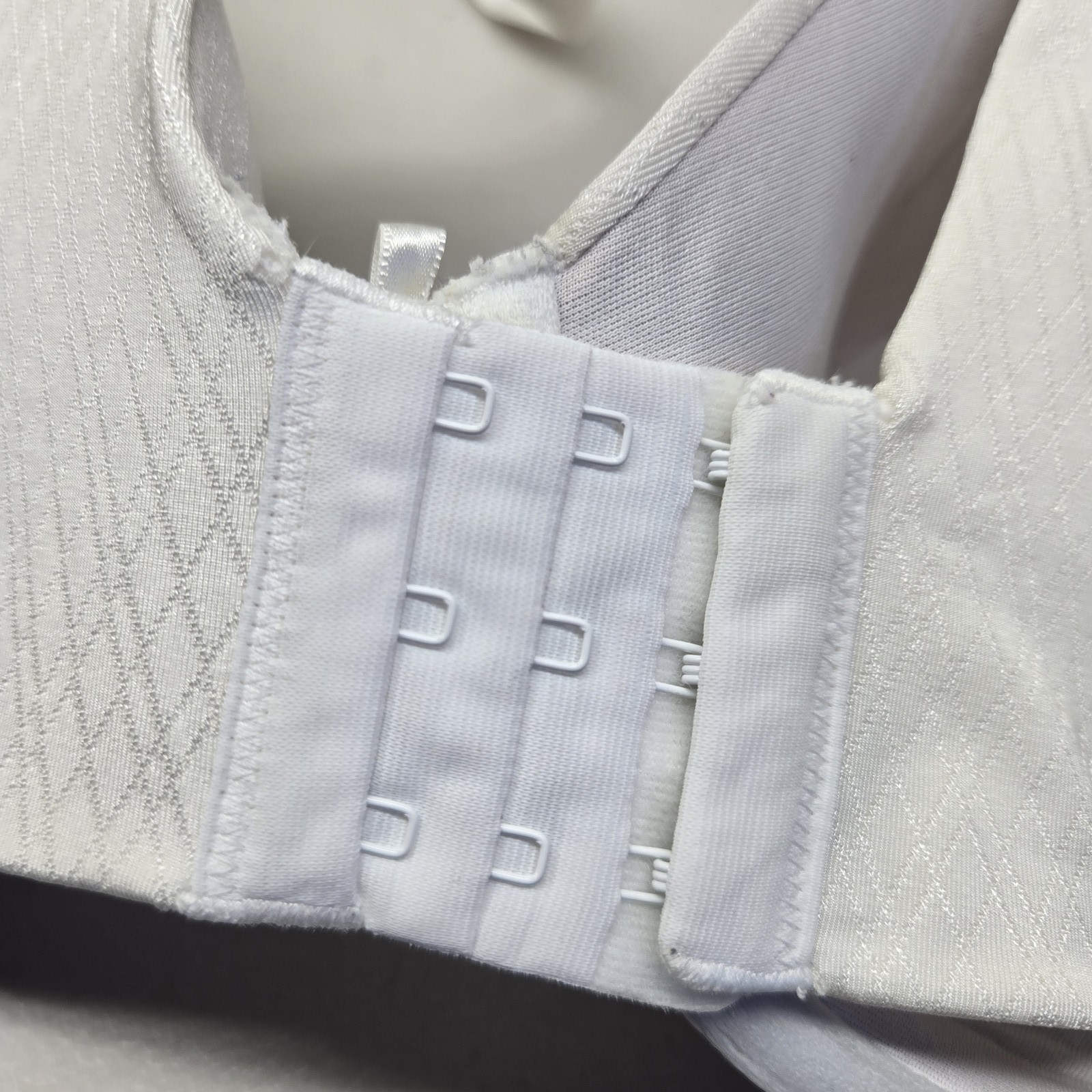 Vanity Fair Women Bra 40D White 75312 Back Smoothing T Shirt Underwired