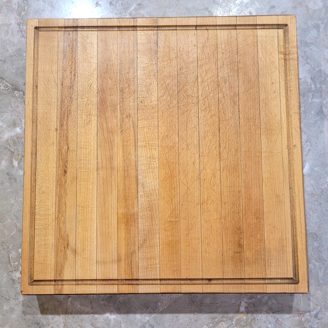 Heavy Duty Solid Maple Wood Cutting Board w Juice Groove and Feet Cleaned Sanded