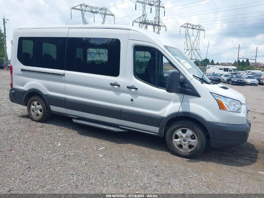 Used Right Headlight Assembly fits: 2017 Ford Transit 350 halogen chrome trim Ri Foto 4 de 4