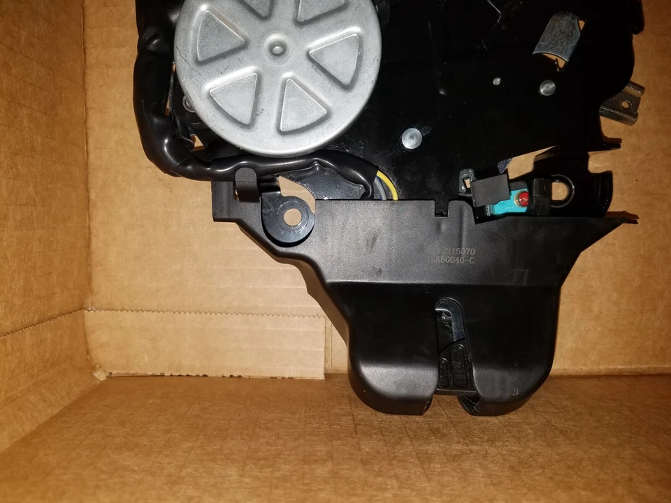 Lexus LS460 LS600H 2007 A 2012 tapa maletero trasero cierre motor actuador Foto 3 de 4