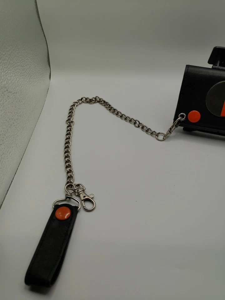 Cartera DC Original Deathstroke con Cadena de 14" Foto 2 de 4
