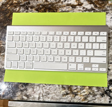 Apple Compact Wireless Keyboard, Silver/White, English QWERTY Standard