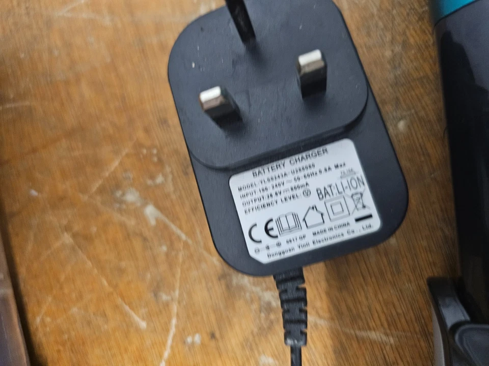 Shark IZ201UKT T6 Cordless Vacuum Cleaner Anti Wrap Blue with Pole & Motorhead - Image 3 of 4