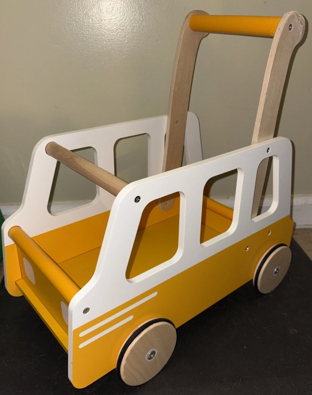 Moover Line Dolls Yellow School Bus Wooden Push-Along Walker Made in Denmark
Opens in a new window o