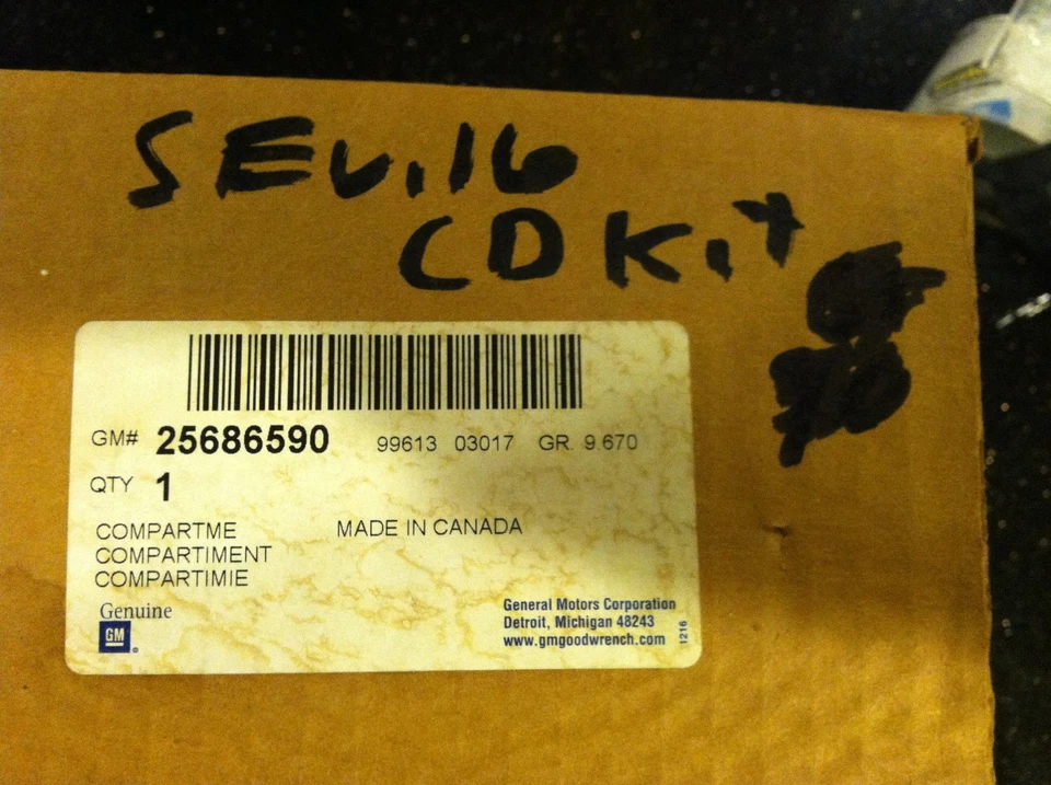 Compartimento central Cadillac Seville para cambiador de 6 CD # GM 25686590 Foto 4 de 4