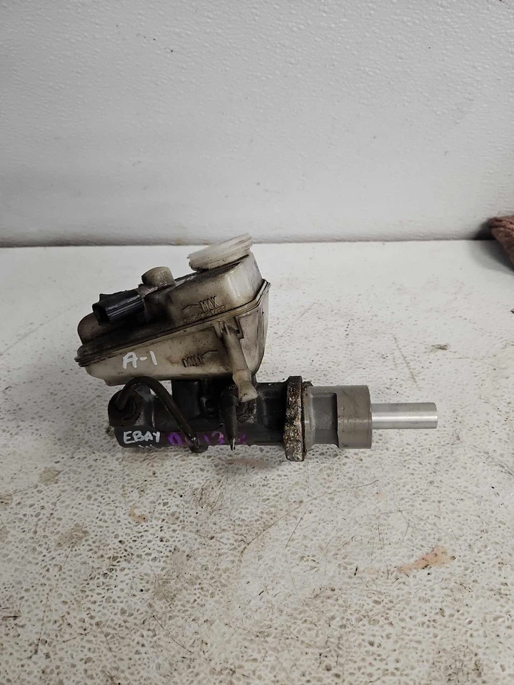 Cilindro maestro de freno Jaguar X-Type 2002-2006 OEM Foto 3 de 4