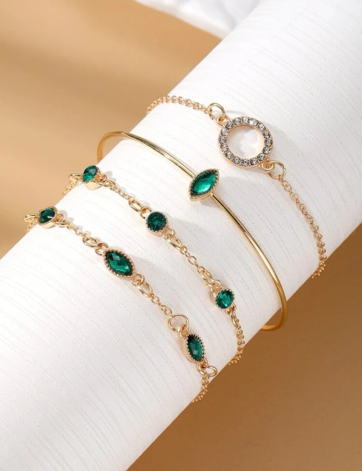 Bracelet femme doré orné de zircon jaune éclatant, parure d'exception de 4 chaînes en pierres vertes