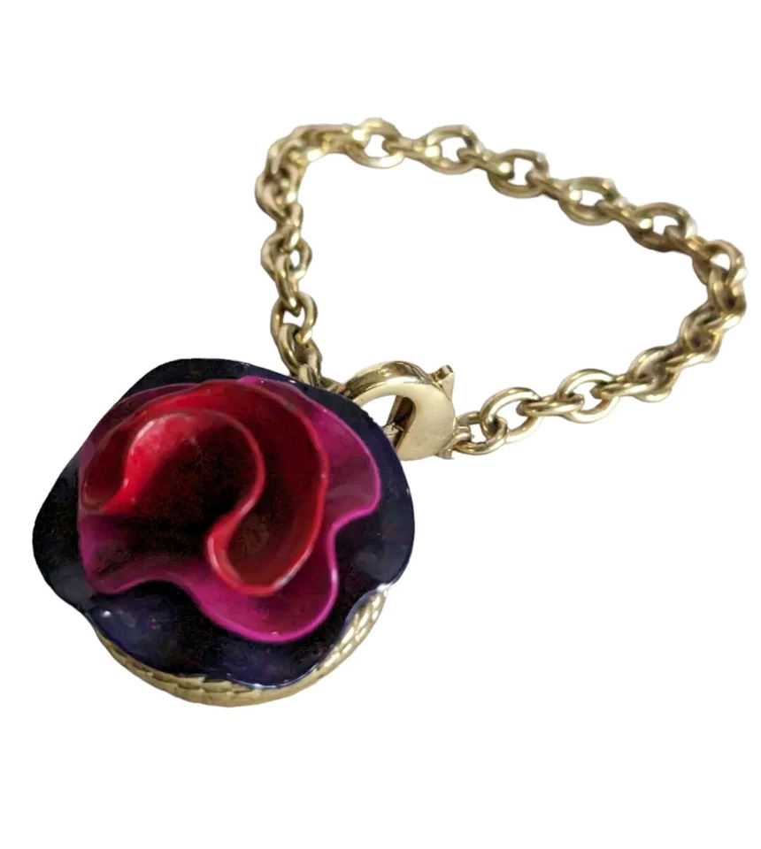 Pulsera Cadena Perfume Flor Lola Marc Jacobs 7" Crema Esmalte Sólido Dije Dorado Foto 2 de 4