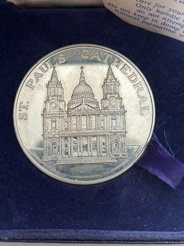 2 Tower Of London Solid Nickel Silver Coins - Picture 6 of 8