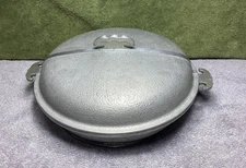 VTG. GUARDIAN SERVICE 12” ALUMINUM SKILLET WITH TRIVET AND LID