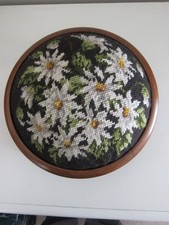 VINTAGE HOLZ RUNDER SCHEMEL / GOBELIN BEZUG MACGREGOR DESIGNS