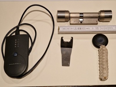 Simons Voss Schließzylinder  Z4.30-45 DK, SmartCD  Programmierer, 8 Transponder