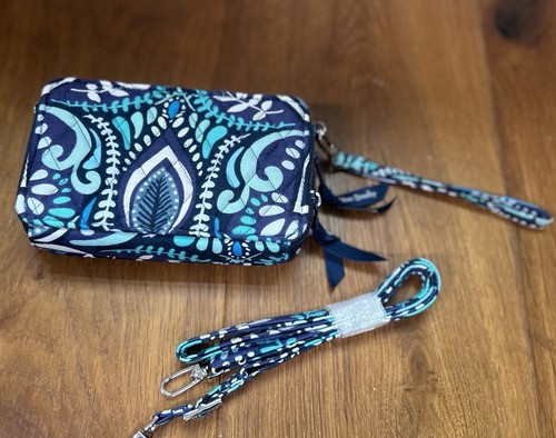 VERA BRADLEY 3-In-1 RFID Portafoglio da Polso Tracolla Isola Medaglione 28044-U60 - Foto 8 di 12