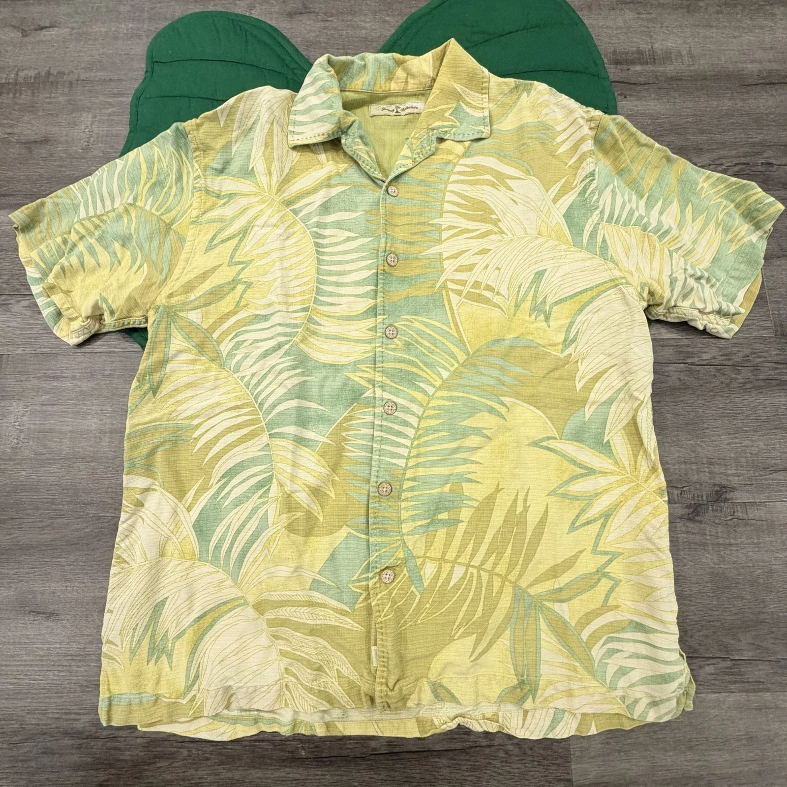 Tommy Bahama Mens Large Silk Tropical Leaf Short Sleeve Button Front Aloha Shirt