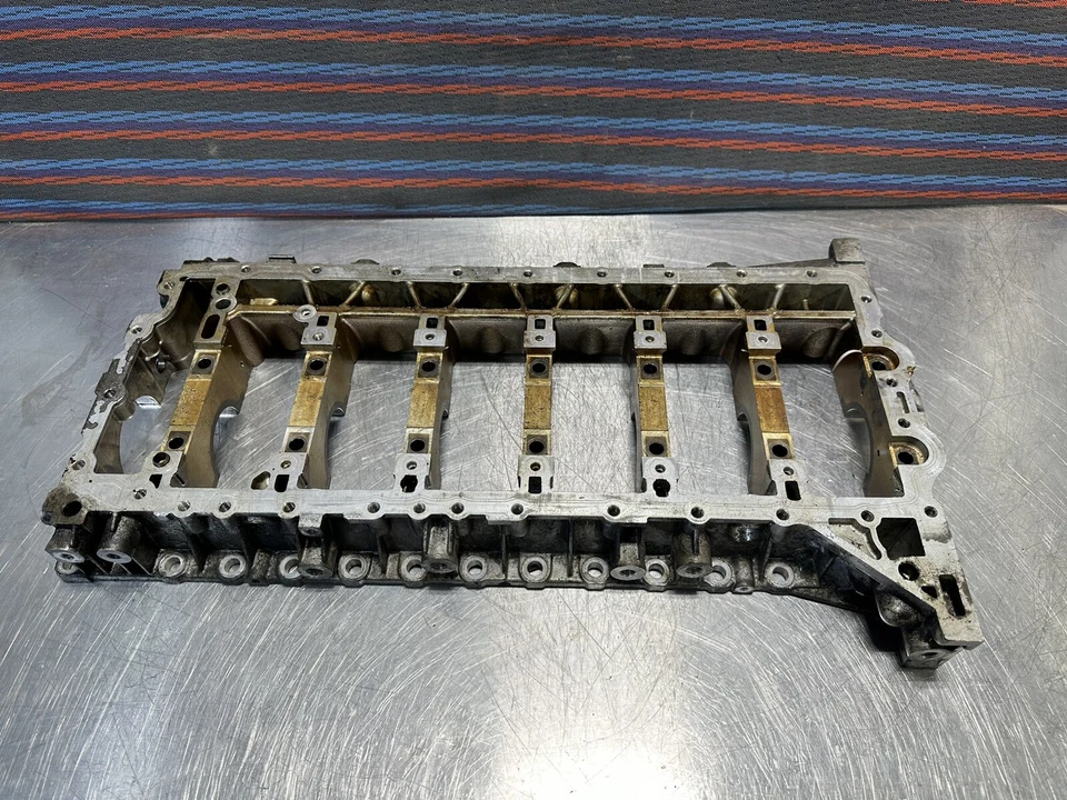 2007-2010 BMW 335I CYLINDER LOWER BARE ENGINE MOTOR BLOCK CRANKCASE 7576331 OEM - Image 4 of 4