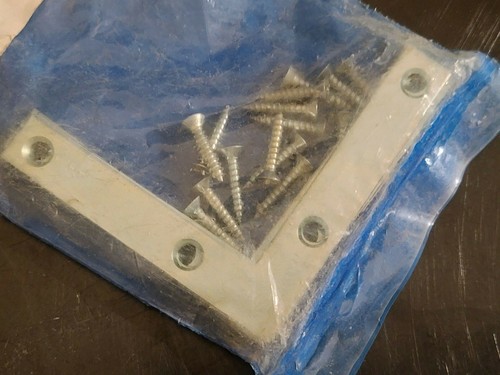 National Hardware - V117 3" x 1/2" Corner Plate - 4 Per Pack 113-969 - Picture 2 of 4