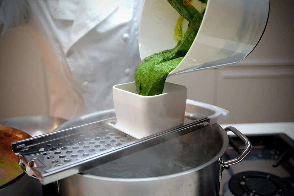 Fackelmann 49254, Arcadalina, Grattugia per spätzle in acciaio inox qualità TOP - Immagine 3 di 4