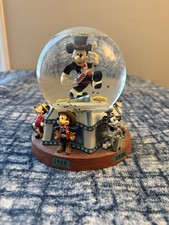Vintage Mickey Mouse Disney Snow Globe As Tim...