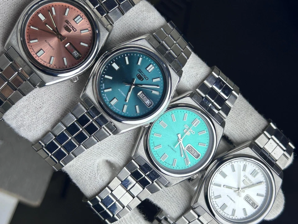 Lot of  4 Vintages Seiko 5 Automatic Men's Watch 7009 Day/Date - Image 2 of 4