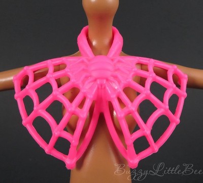 Monster High Doll G1 Twyla Boogeyman Electrified Pink Necklace