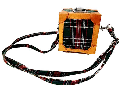 Umhängetasche Leder und Tartan grün und rot 80er Jahre Würfel Vintage Chic Preppy