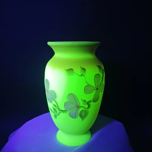 VINTAGE Fenton Art Glass Pink Burmese Pink Dogwood Vase 6 3/4" tall by Kay Hall