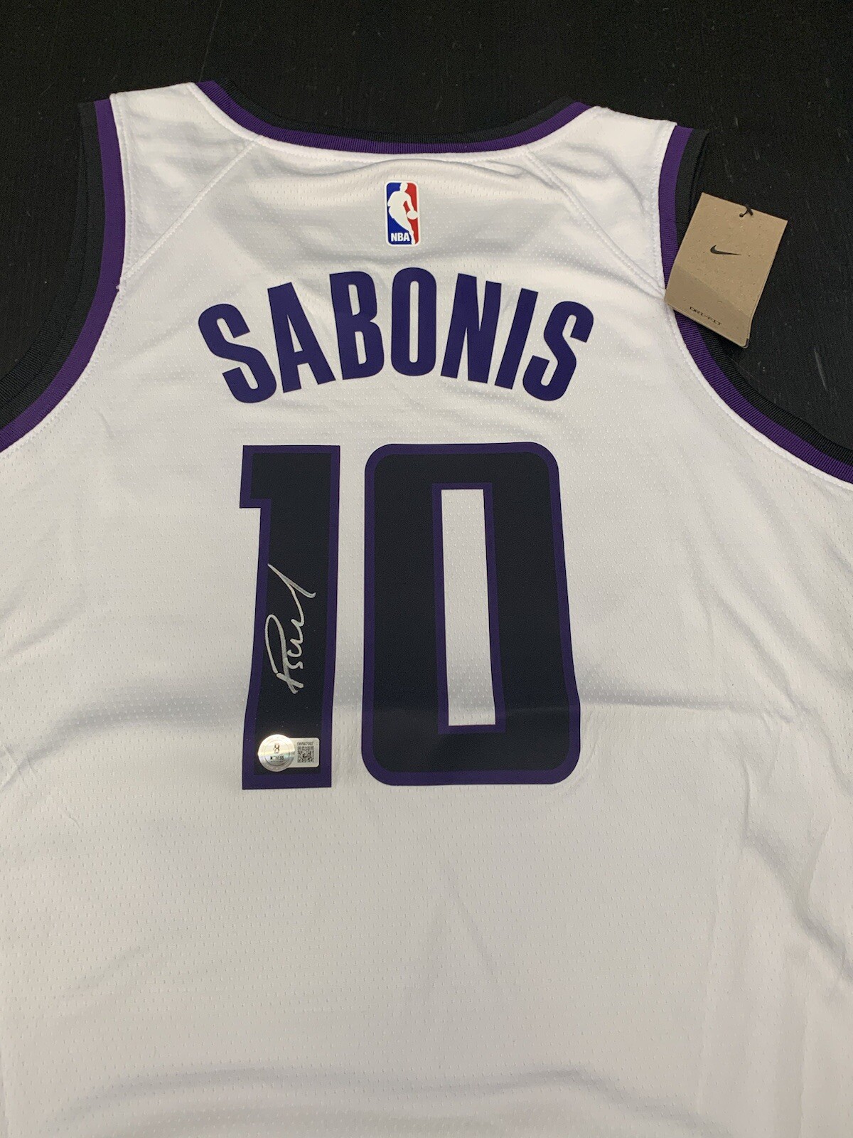 DAMONTAS SABONIS Autographed Signed Sacramento Kings DOMANTAS SABONIS NIKE KINGS JERSEY BECKETT WITNESS COA 