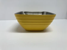 Vollrath 18-8 Stainless Steel 1.8 Quart Yellow  Serving Bowl (47632)