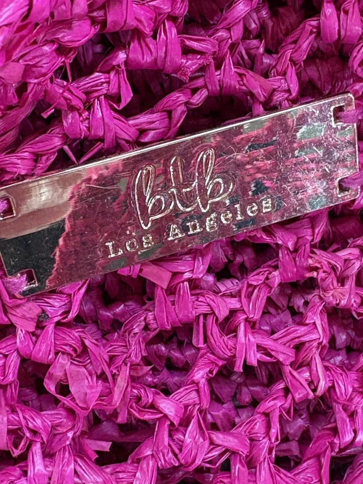 Beyond The Beach BTB Los Angeles Sunday Market Morning Tote Bag in Bright Pink - Image 4 of 4