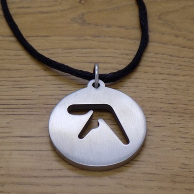 Aphex Twin AFX Edelstahl-Anhänger & Schwarze Kordel Halskette Aphex Symbol...