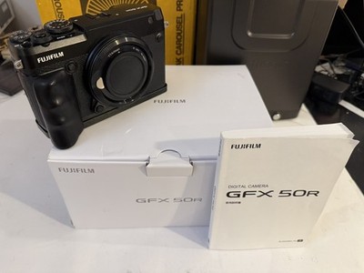 FUJI GFX 50R Medium Format Digital Camera