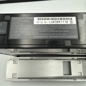 Nintendo Wii Console Guitar Hero Bundle &ndash; Les Paul Guitar + Game -