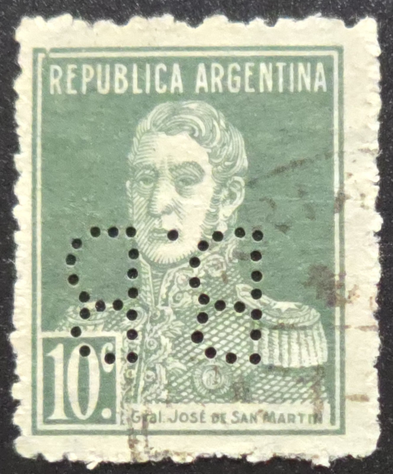 Argentina - 1936 Scott 467 José de San Martín 10 Centavos Green  BB PERFIN