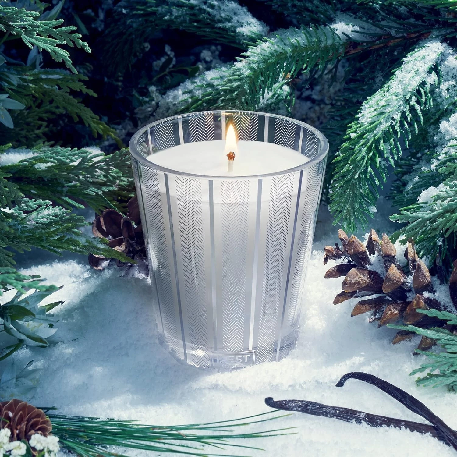 Nest Fragrances Blue Cypress & Snow Candle - Thumbnail 5