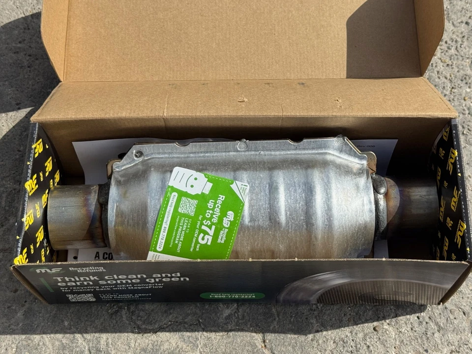 ***AUTHENTIC** MagnaFlow Catalytic Converter 51204: Universal, EPA Compliant - Image 4 of 4