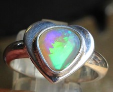 Neon Grün Crystal Opal 1.5 Karat 925er Silberring Größe 18,4 / 58 mm