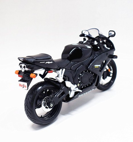 1:12 Maisto Honda CBR1000RR Motorcycle Bike Model New in Box - Picture 6 of 7