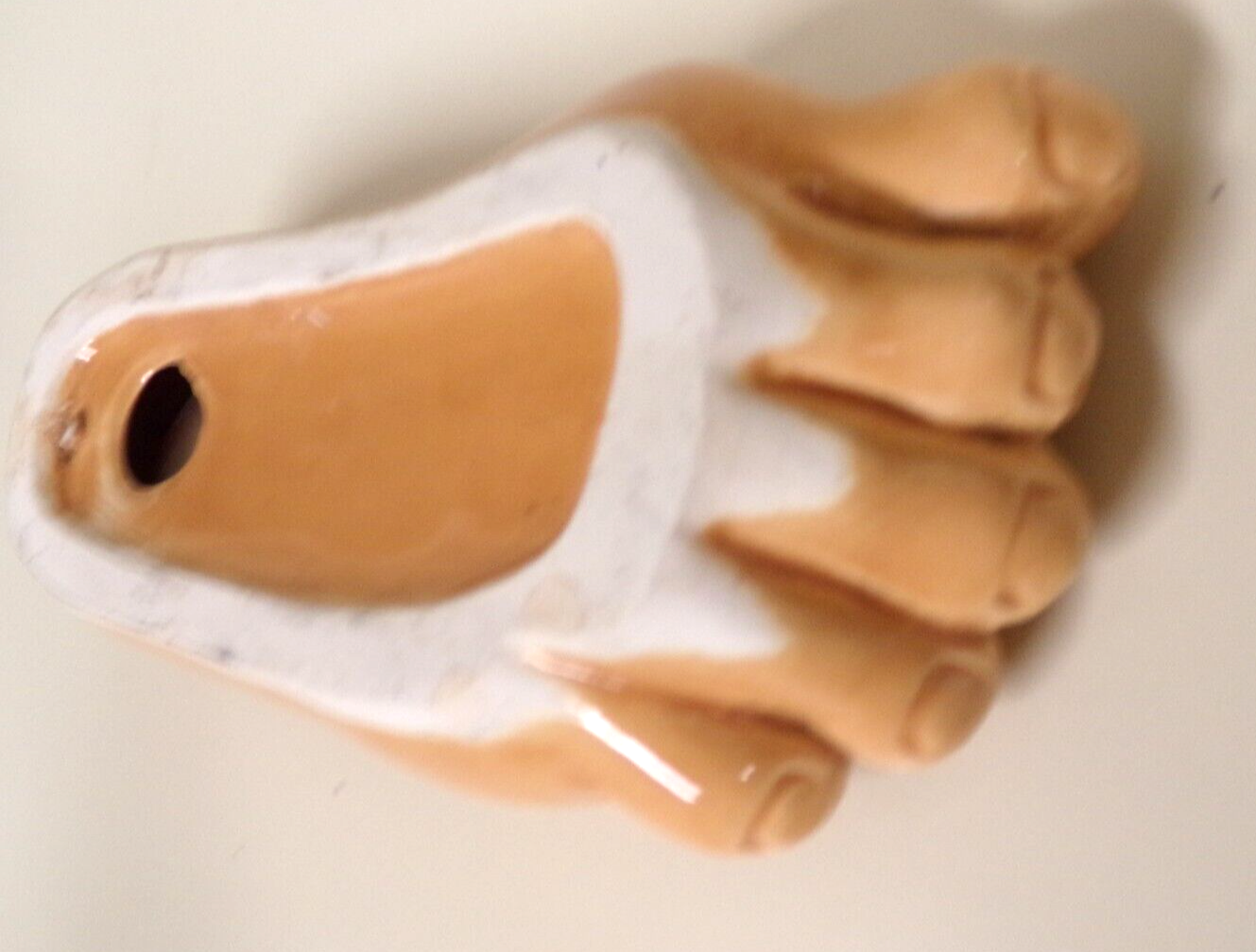 VINTAGE CERAMIC FOOT ASHTRAY "I GOT A KICK OUT OF" ADD YOUR OWN STATE