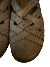 Earth Origins Rapid Teddy Women  s Comfort Shoes 9.5M Taupe Leather Mary Jane