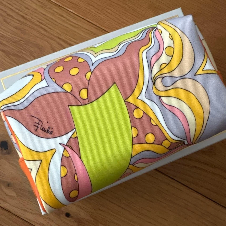 Bolsa Emilio Pucci Tela Pequeña Negra Interior Bolsillo Caja Bolsa para el Polvo Incluida Foto 2 de 4